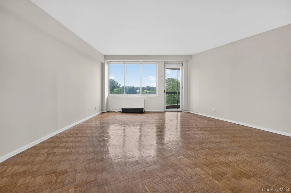 111 Cherry Vallley Avenue #408W Garden City, NY 11530