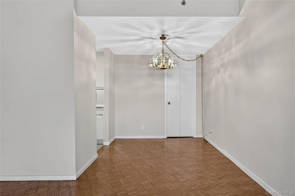 111 Cherry Vallley Avenue #408W Garden City, NY 11530