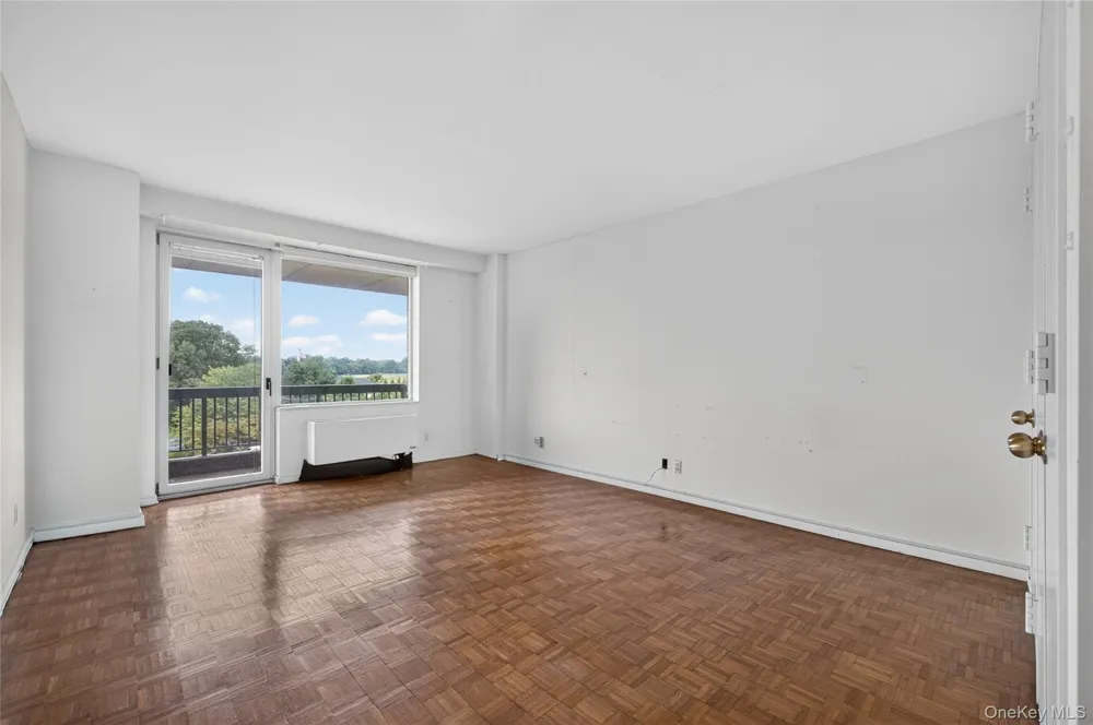 111 Cherry Vallley Avenue #408W Garden City, NY 11530