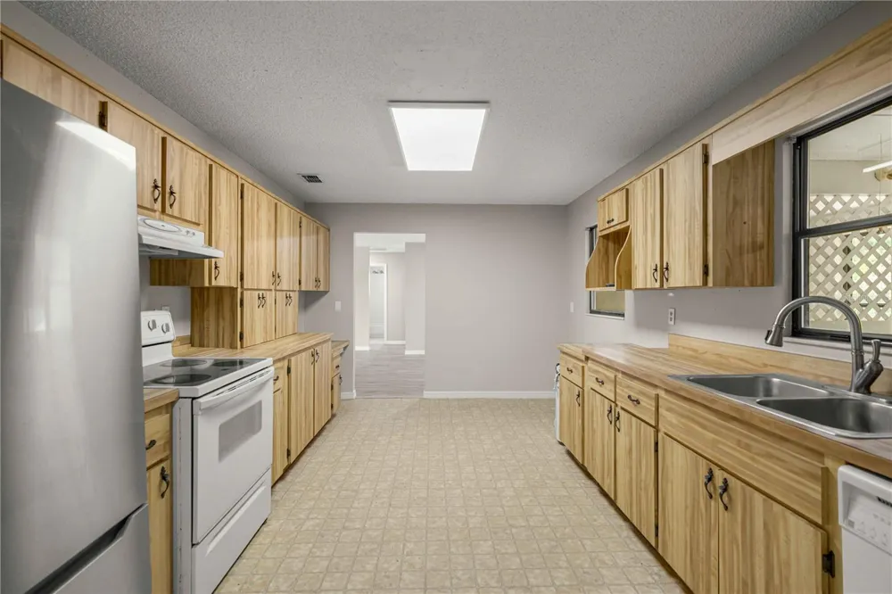 12185 SE 61ST COURT Belleview, FL 34420