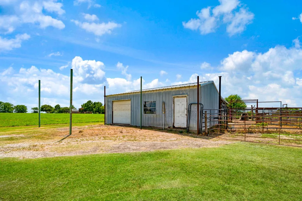 2606 Farm Road 412 Clarksville, TX 75426