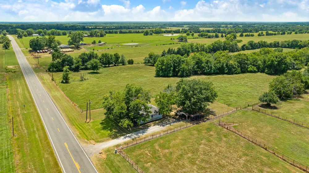 2606 Farm Road 412 Clarksville, TX 75426