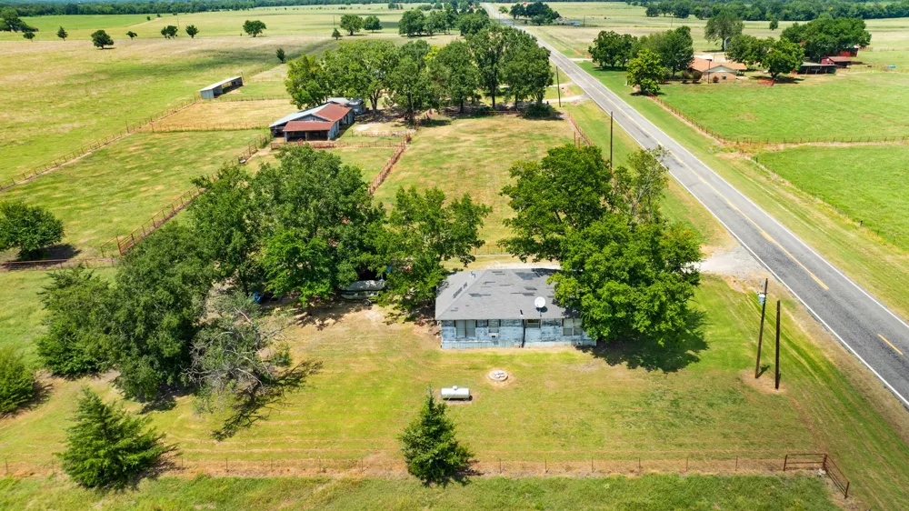 2606 Farm Road 412 Clarksville, TX 75426
