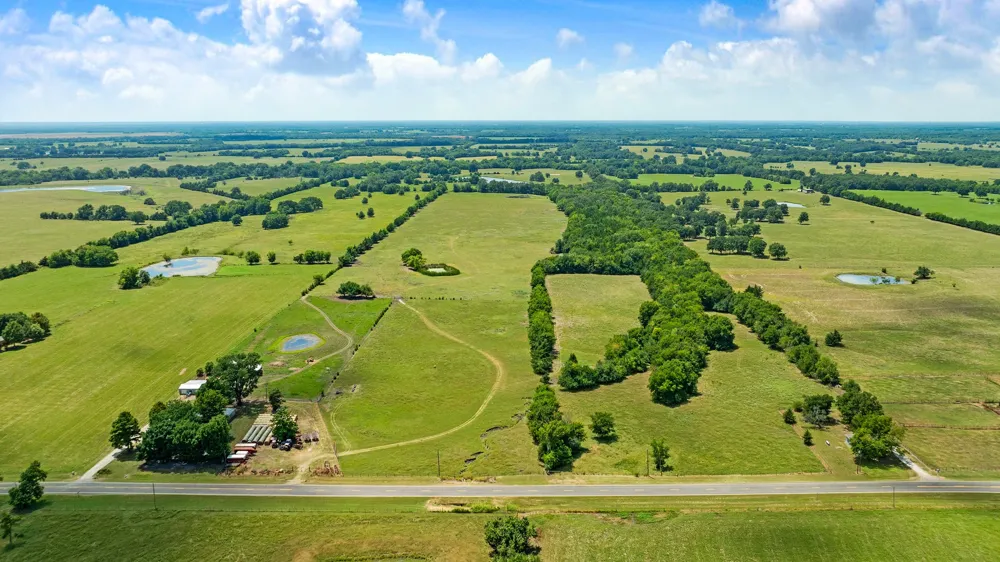 2606 Farm Road 412 Clarksville, TX 75426