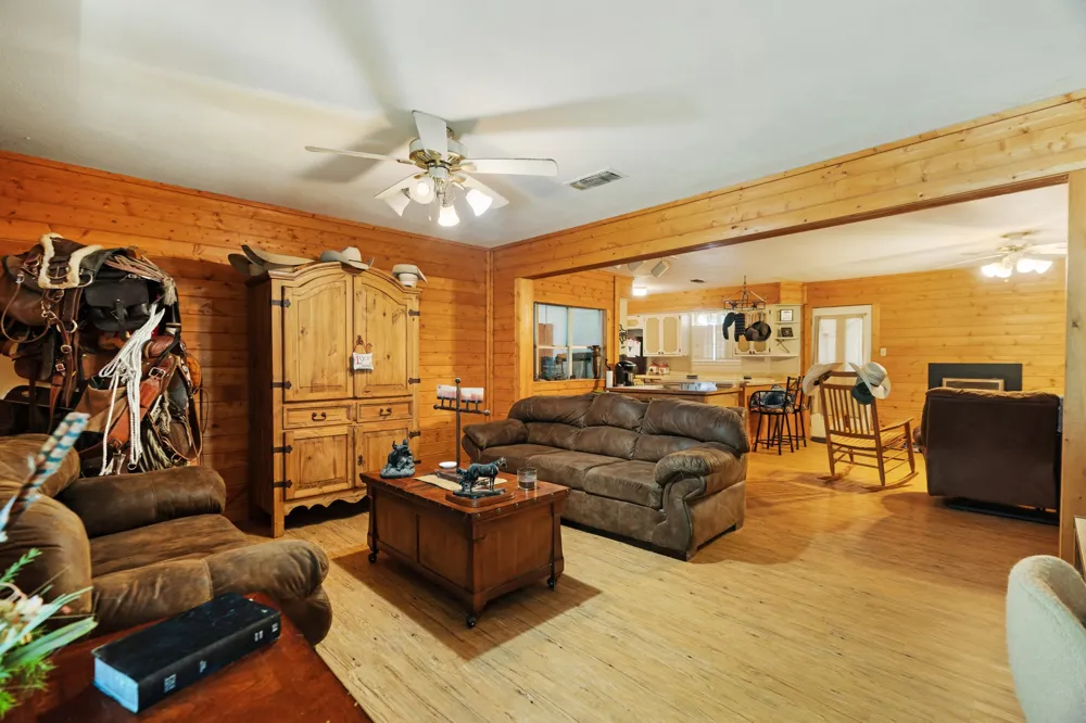2606 Farm Road 412 Clarksville, TX 75426