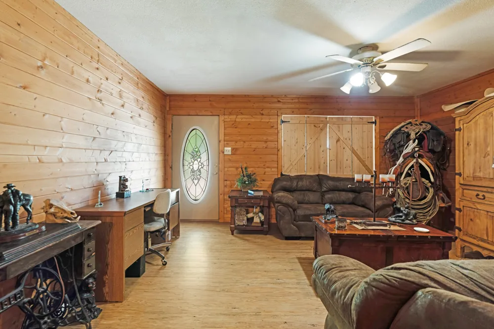 2606 Farm Road 412 Clarksville, TX 75426