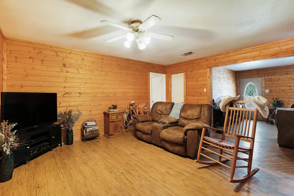 2606 Farm Road 412 Clarksville, TX 75426