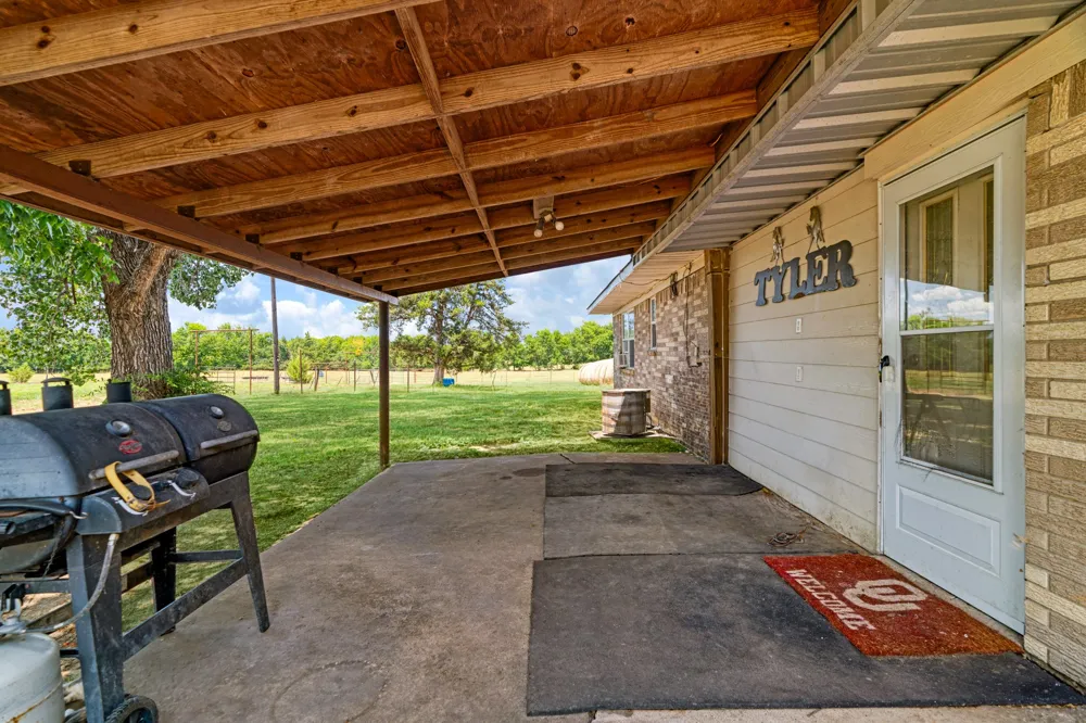 2606 Farm Road 412 Clarksville, TX 75426