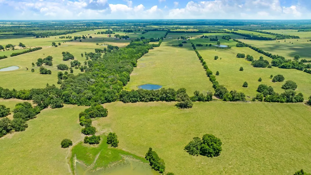 2606 Farm Road 412 Clarksville, TX 75426