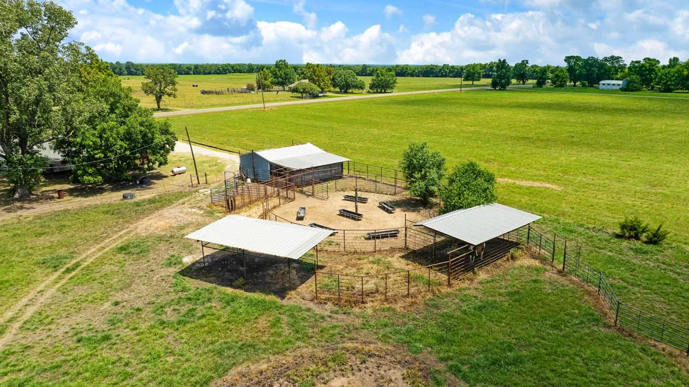 2606 Farm Road 412 Clarksville, TX 75426