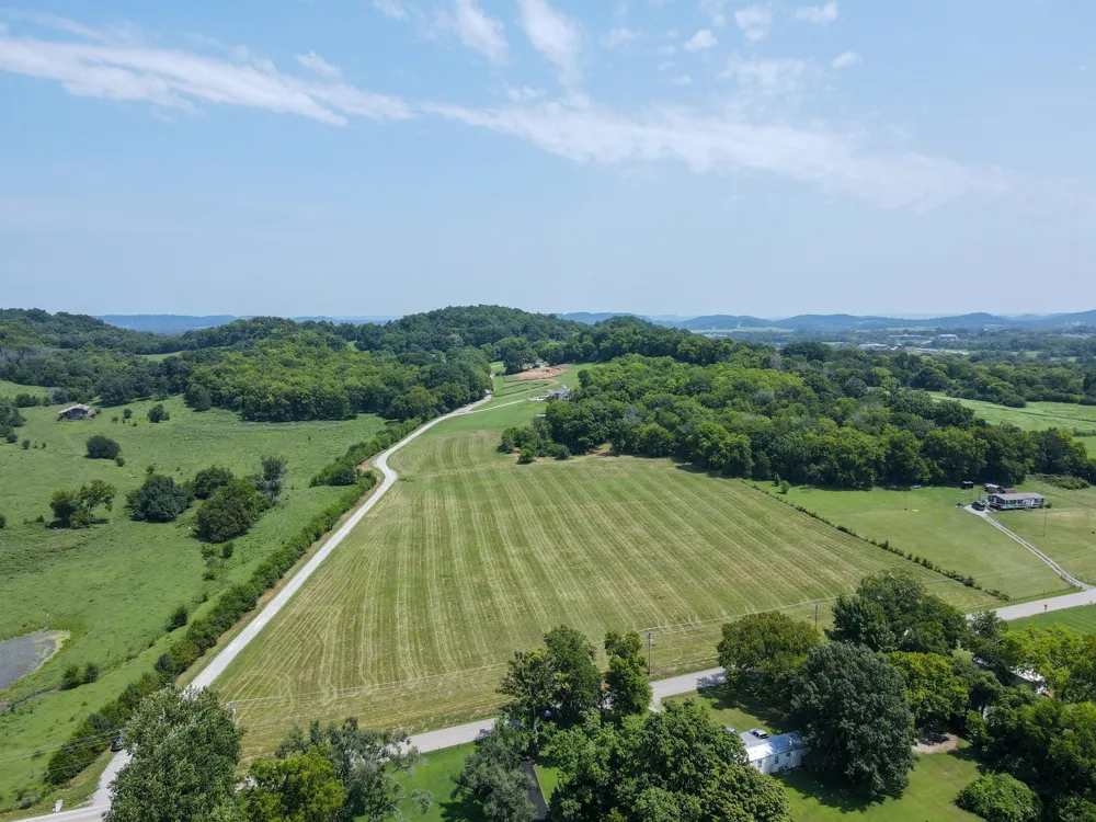 2006 Four Winds Pvt Ln Thompsons Station, TN 37179