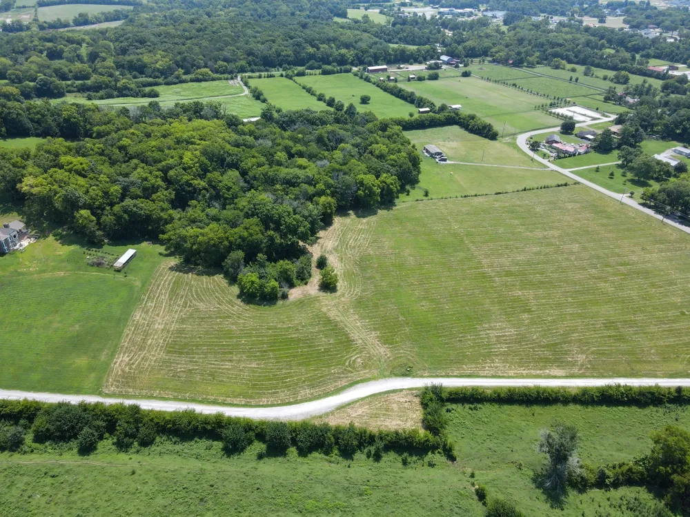 2006 Four Winds Pvt Ln Thompsons Station, TN 37179