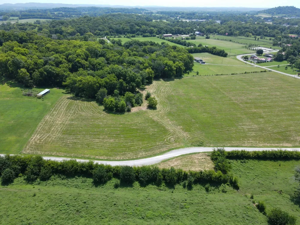 2006 Four Winds Pvt Ln Thompsons Station, TN 37179