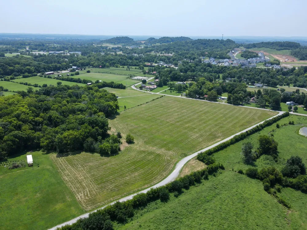 2006 Four Winds Pvt Ln Thompsons Station, TN 37179