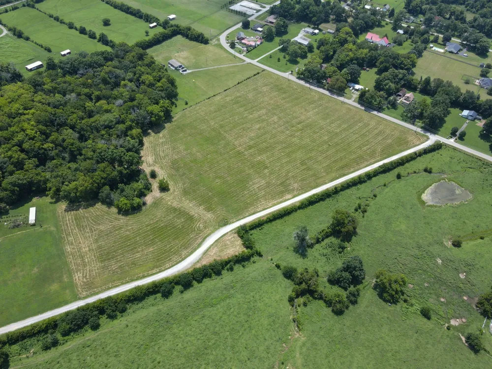 2006 Four Winds Pvt Ln Thompsons Station, TN 37179