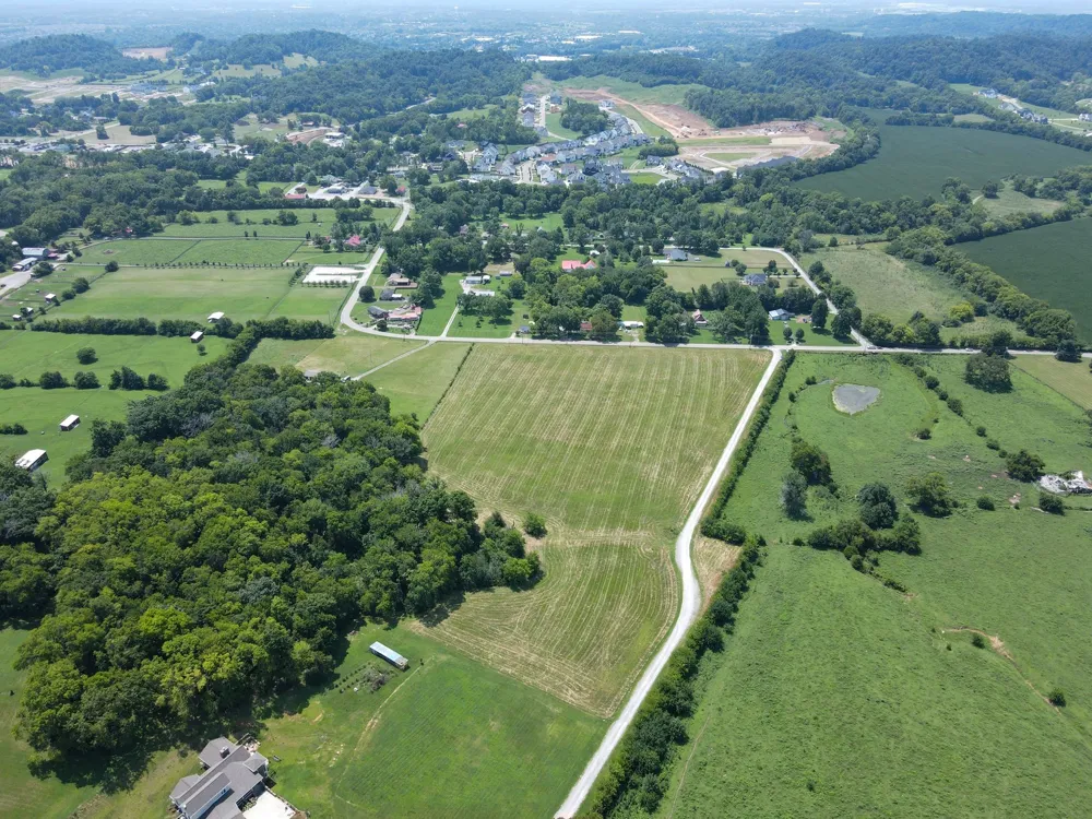 2006 Four Winds Pvt Ln Thompsons Station, TN 37179