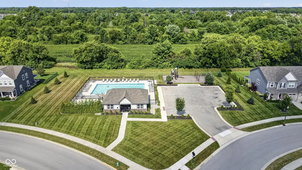 9703 Parkhurst Crossing McCordsville, IN 46055
