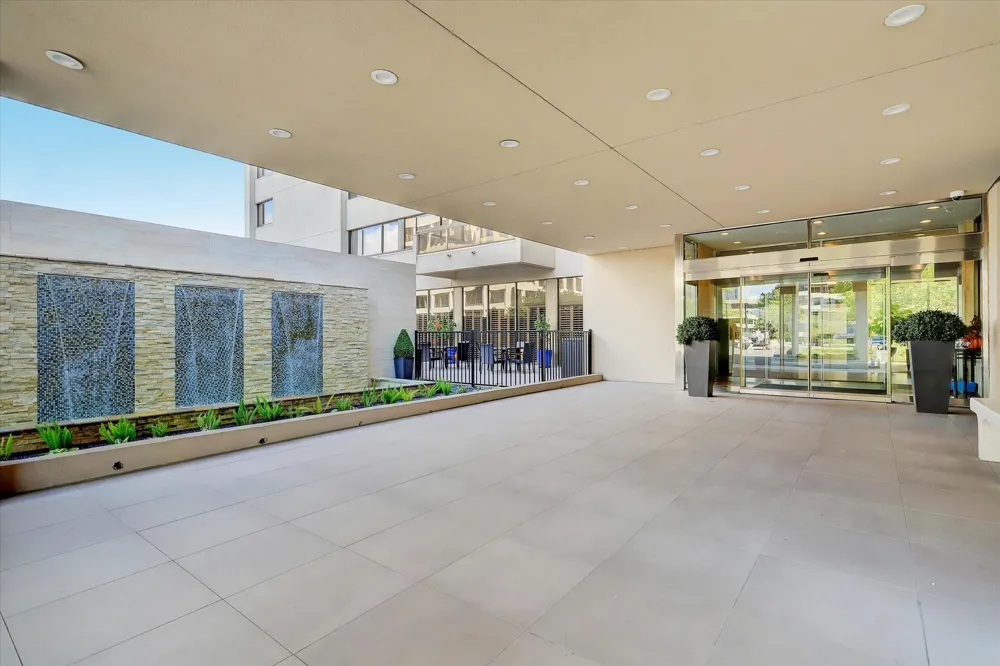 49 Briar Hollow Lane #504 Houston, TX 77027
