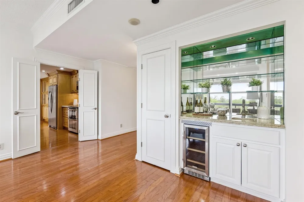 49 Briar Hollow Lane #504 Houston, TX 77027