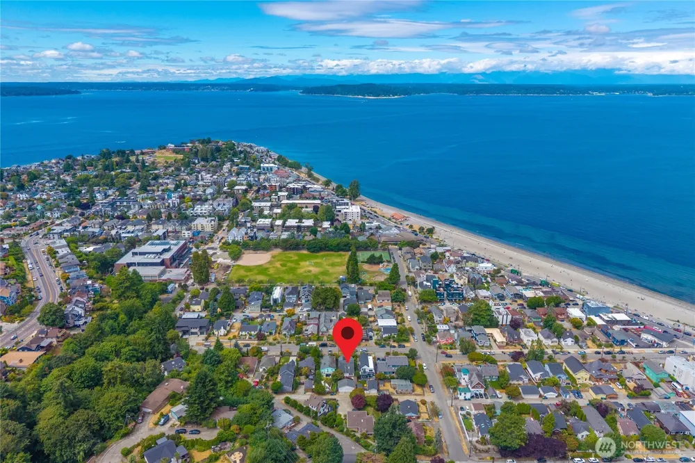 2712 57th Avenue SW Seattle, WA 98116