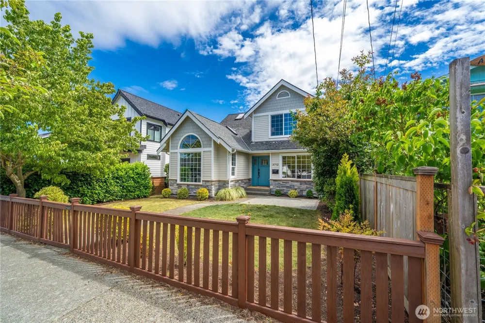 2712 57th Avenue SW Seattle, WA 98116