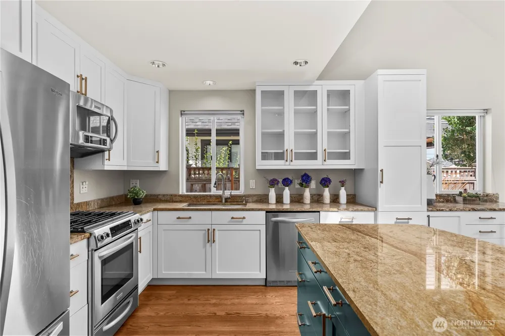 2712 57th Avenue SW Seattle, WA 98116