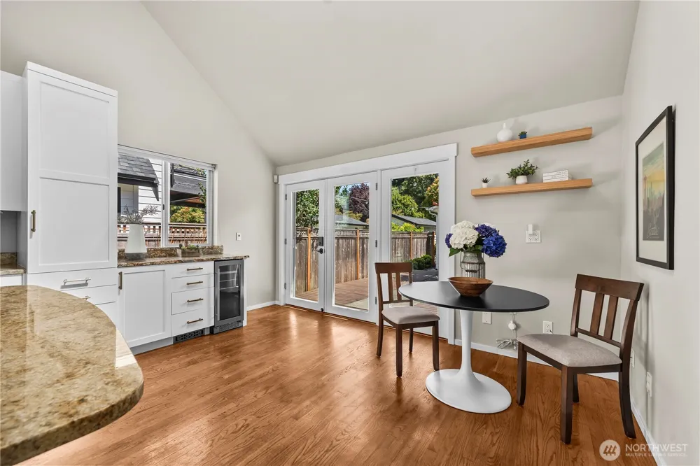 2712 57th Avenue SW Seattle, WA 98116