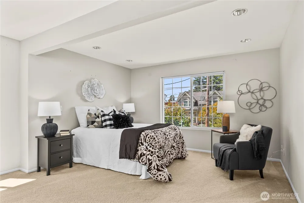2712 57th Avenue SW Seattle, WA 98116