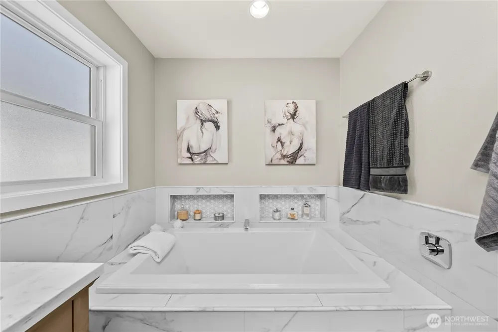 2712 57th Avenue SW Seattle, WA 98116