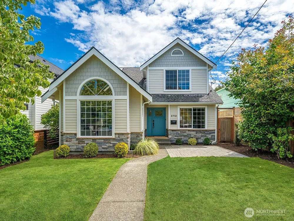 2712 57th Avenue SW Seattle, WA 98116