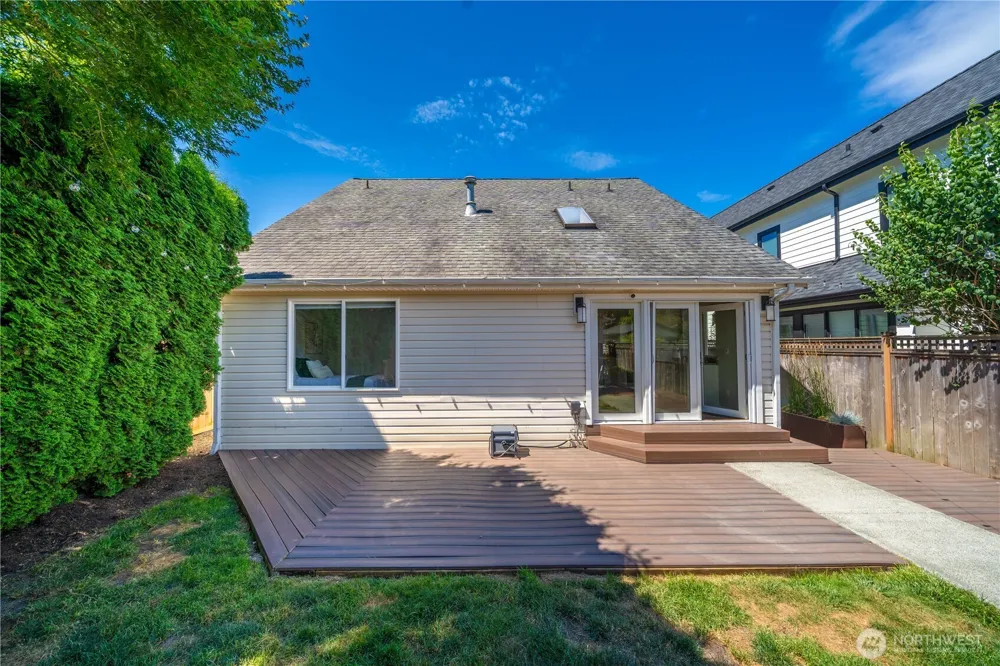 2712 57th Avenue SW Seattle, WA 98116