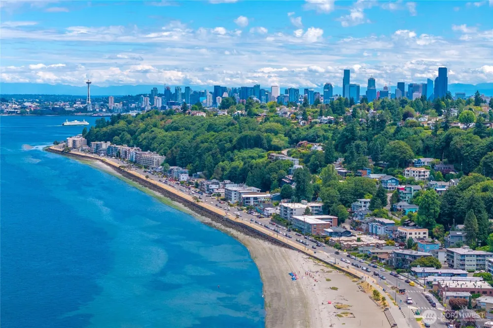 2712 57th Avenue SW Seattle, WA 98116