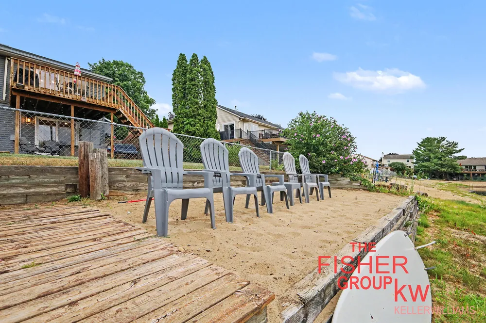 8504 Corsica Drive Jenison, MI 49428