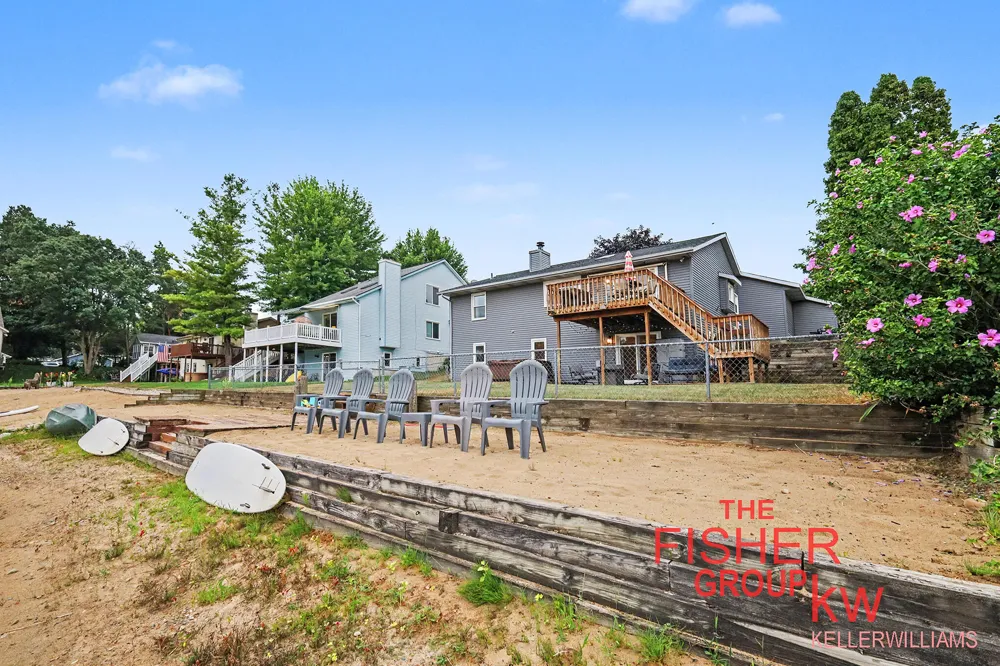 8504 Corsica Drive Jenison, MI 49428