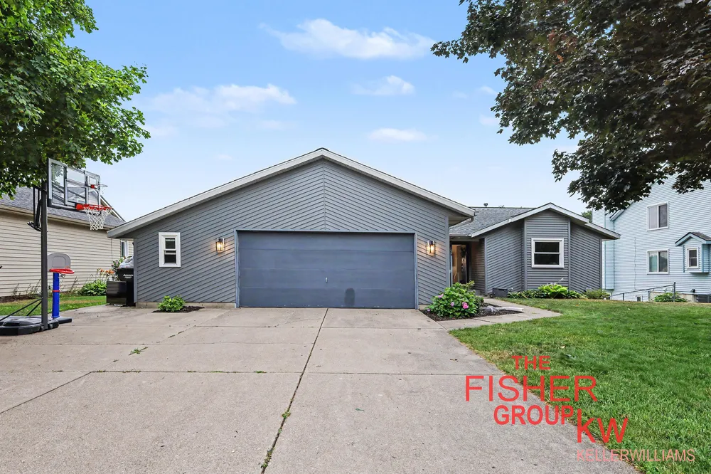 8504 Corsica Drive Jenison, MI 49428
