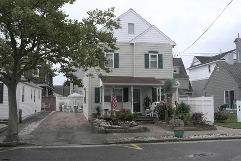 32 Manor