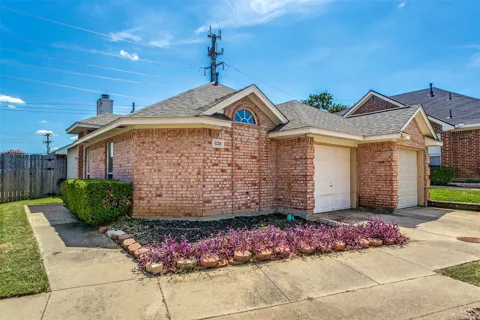 1228 Falcon Trail
