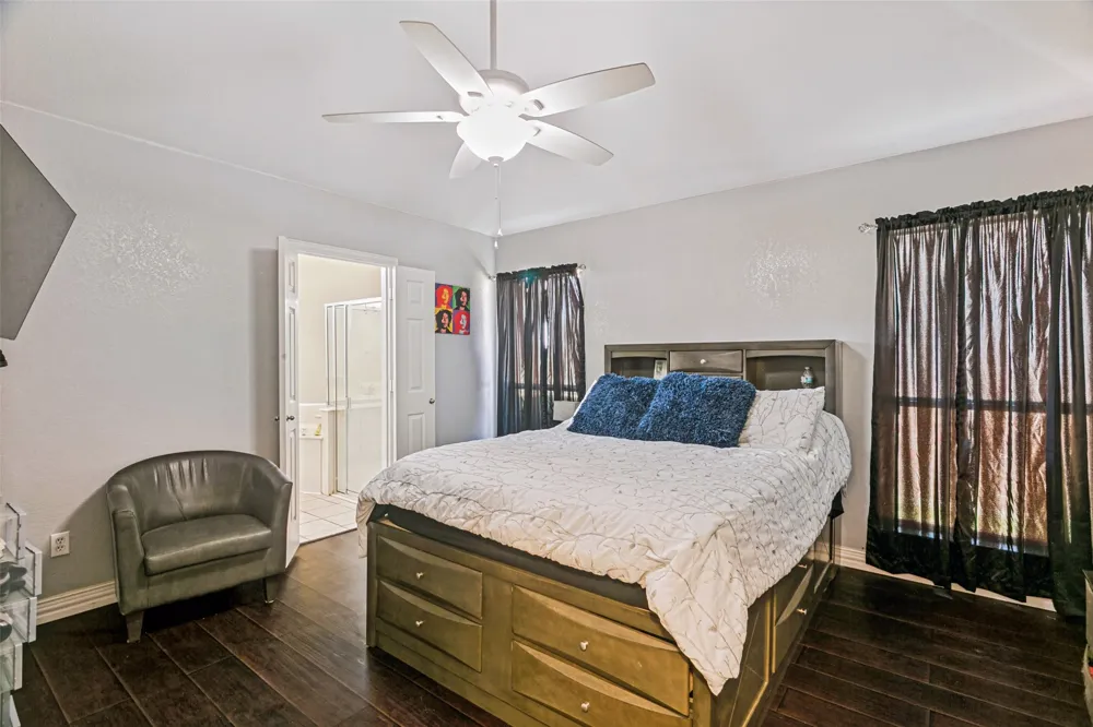 1228 Falcon Trail Bedford, TX 76021