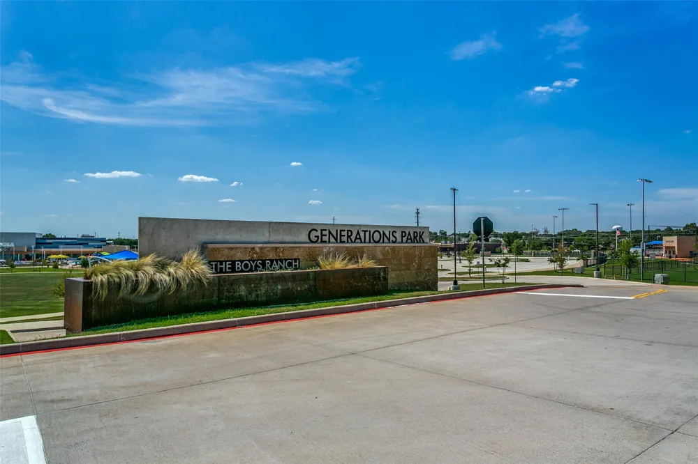 1228 Falcon Trail Bedford, TX 76021