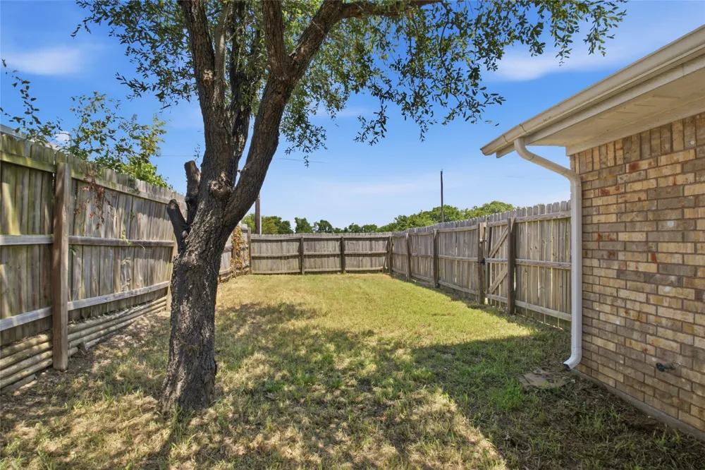 2323 Jodi Lane Gainesville, TX 76240