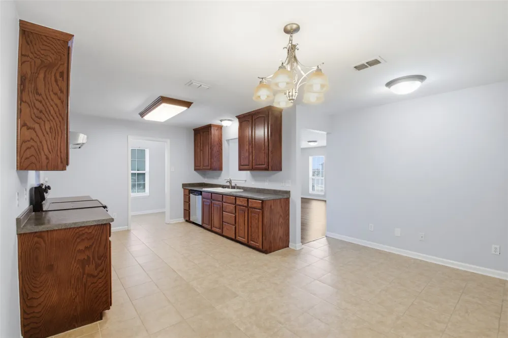 2323 Jodi Lane Gainesville, TX 76240