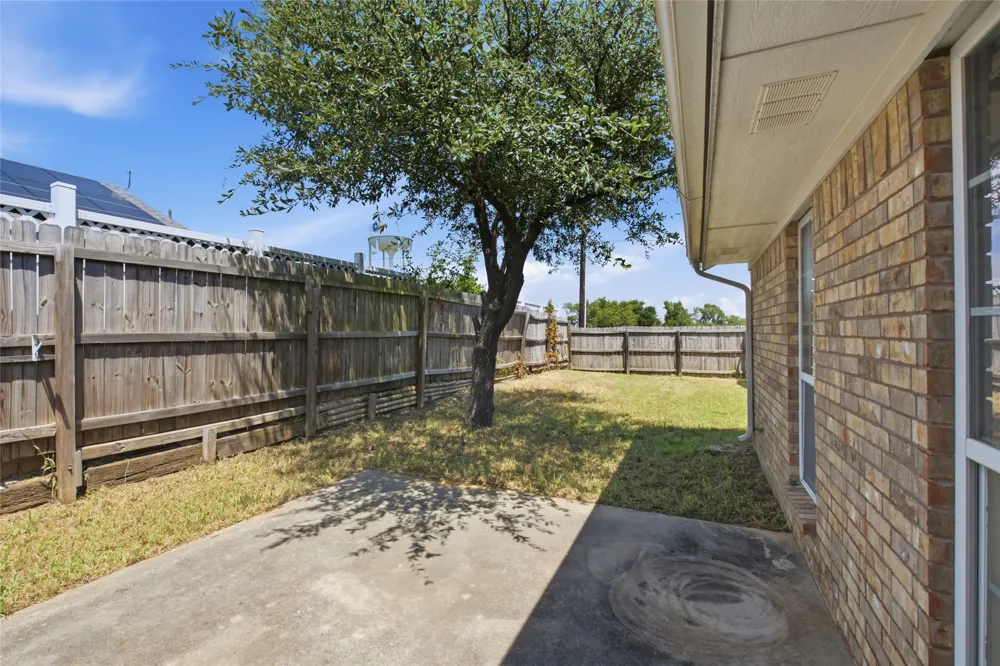 2323 Jodi Lane Gainesville, TX 76240