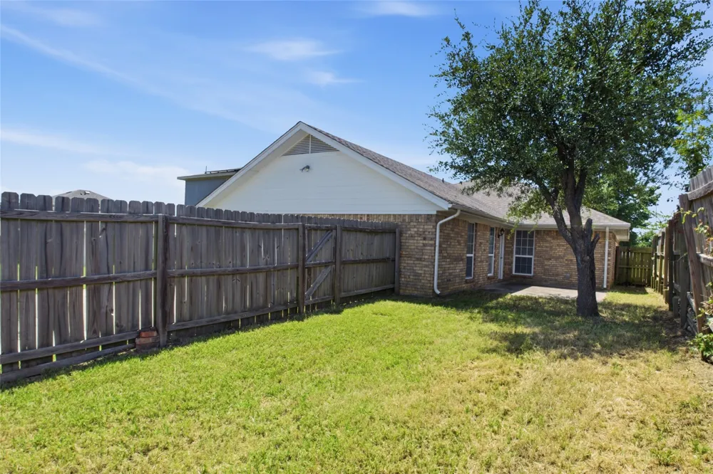 2323 Jodi Lane Gainesville, TX 76240