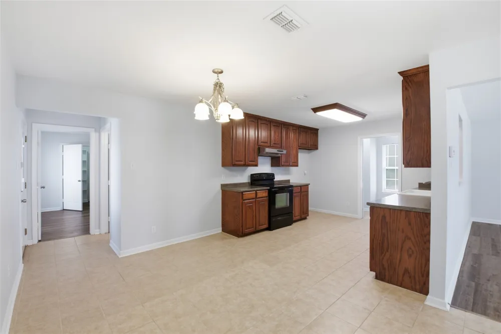 2323 Jodi Lane Gainesville, TX 76240