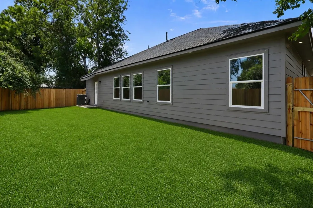 5815 Woodrow Street Texas City, TX 77591