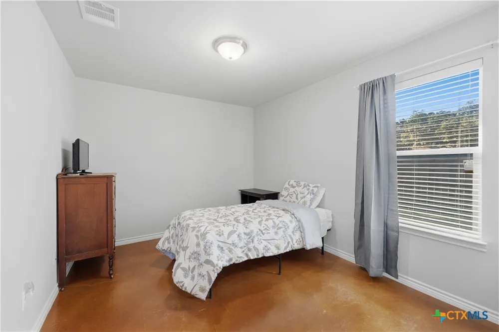 112 E Truman Avenue Copperas Cove, TX 76522