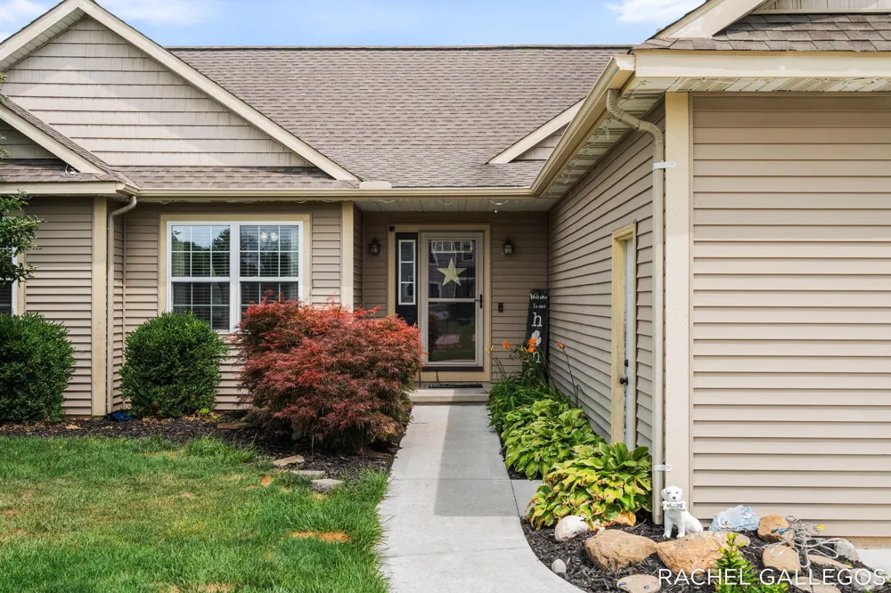 10699 Antelope Drive Zeeland, MI 49464
