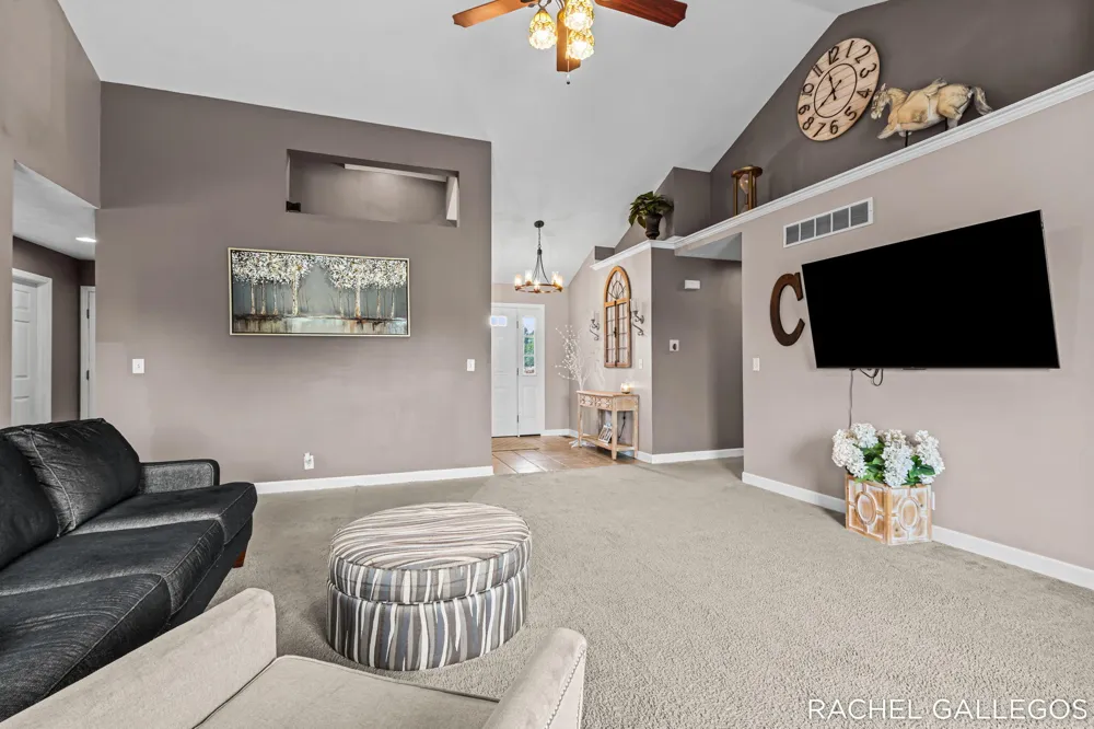 10699 Antelope Drive Zeeland, MI 49464