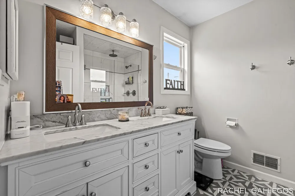 10699 Antelope Drive Zeeland, MI 49464