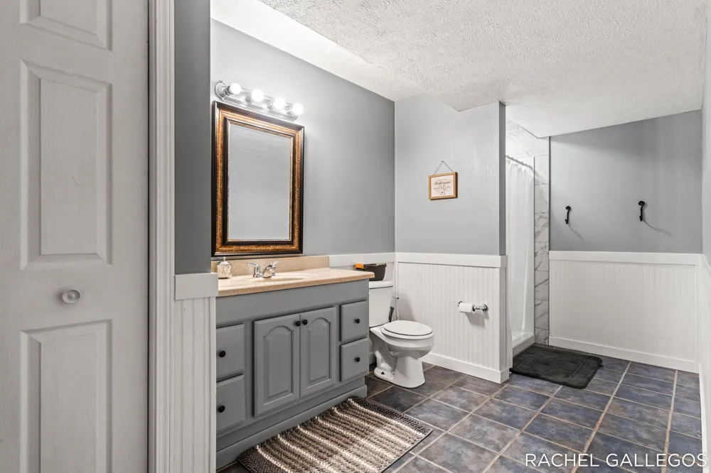10699 Antelope Drive Zeeland, MI 49464